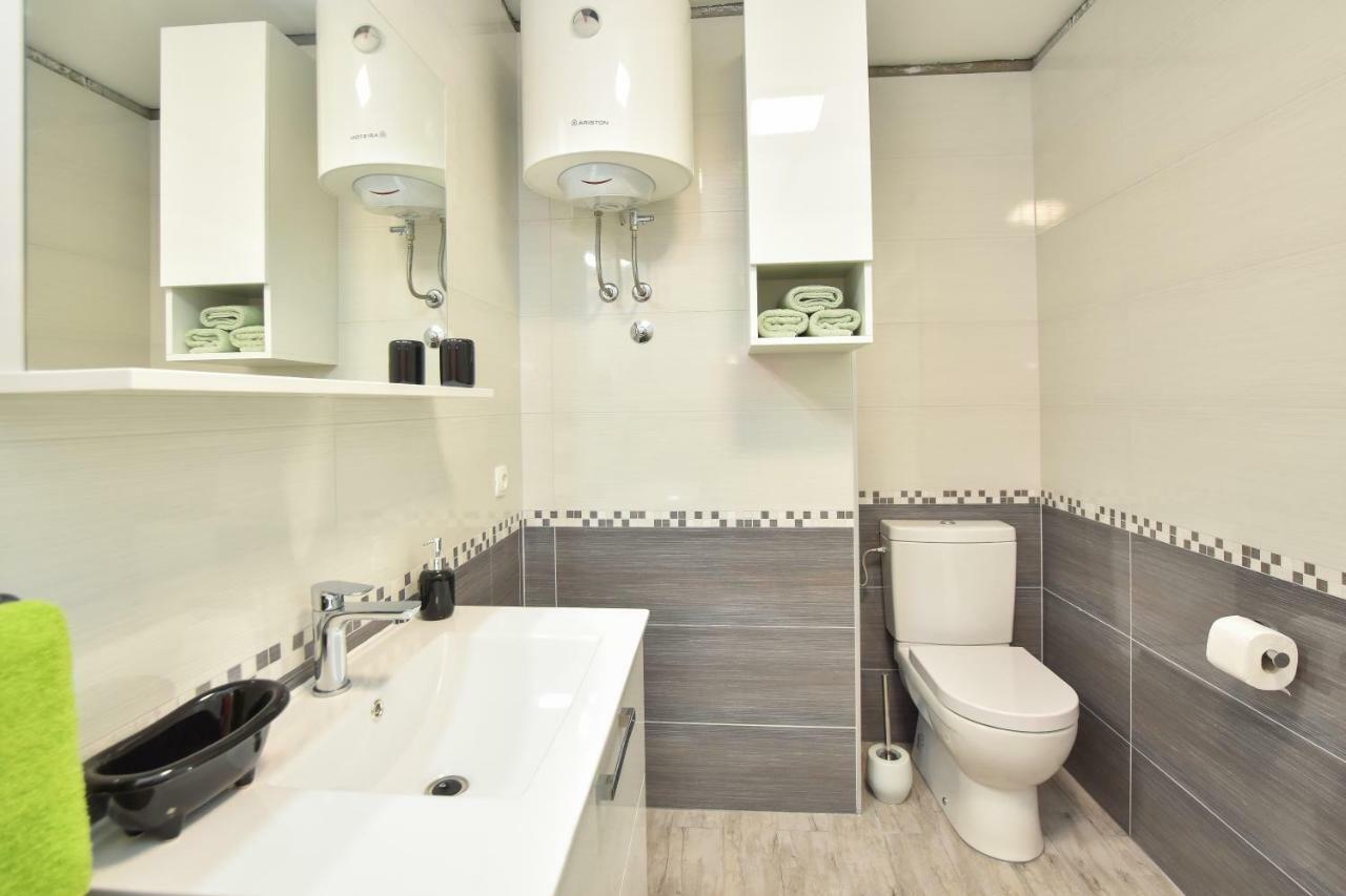 Apartmani Iva&Ante Dugi Rat Exterior foto