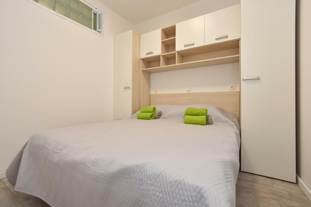 Apartmani Iva&Ante Dugi Rat Exterior foto